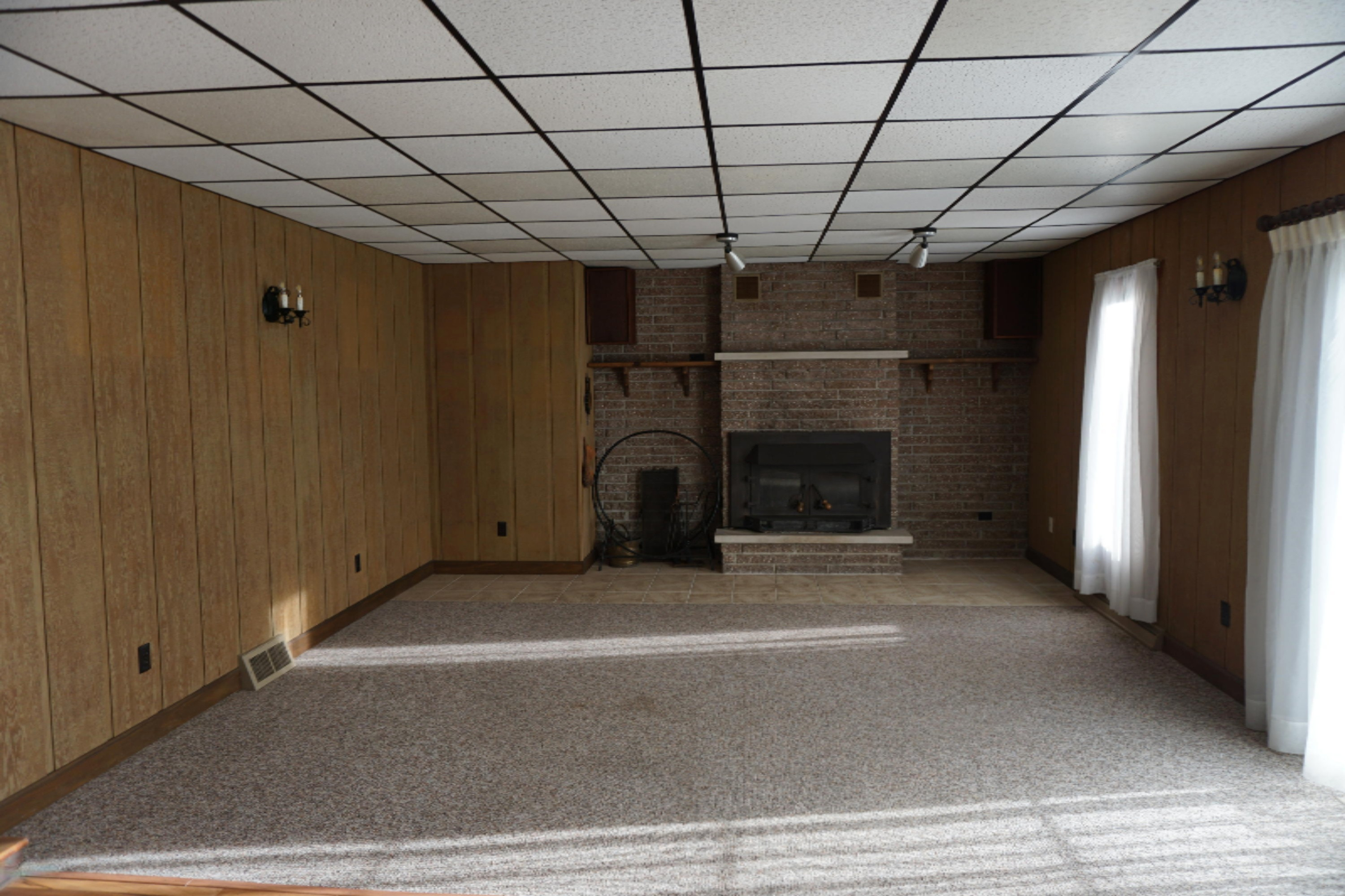 94 Brooks Road Muskegon, MI 49442 - Photo 4 of 25 DSC01684
