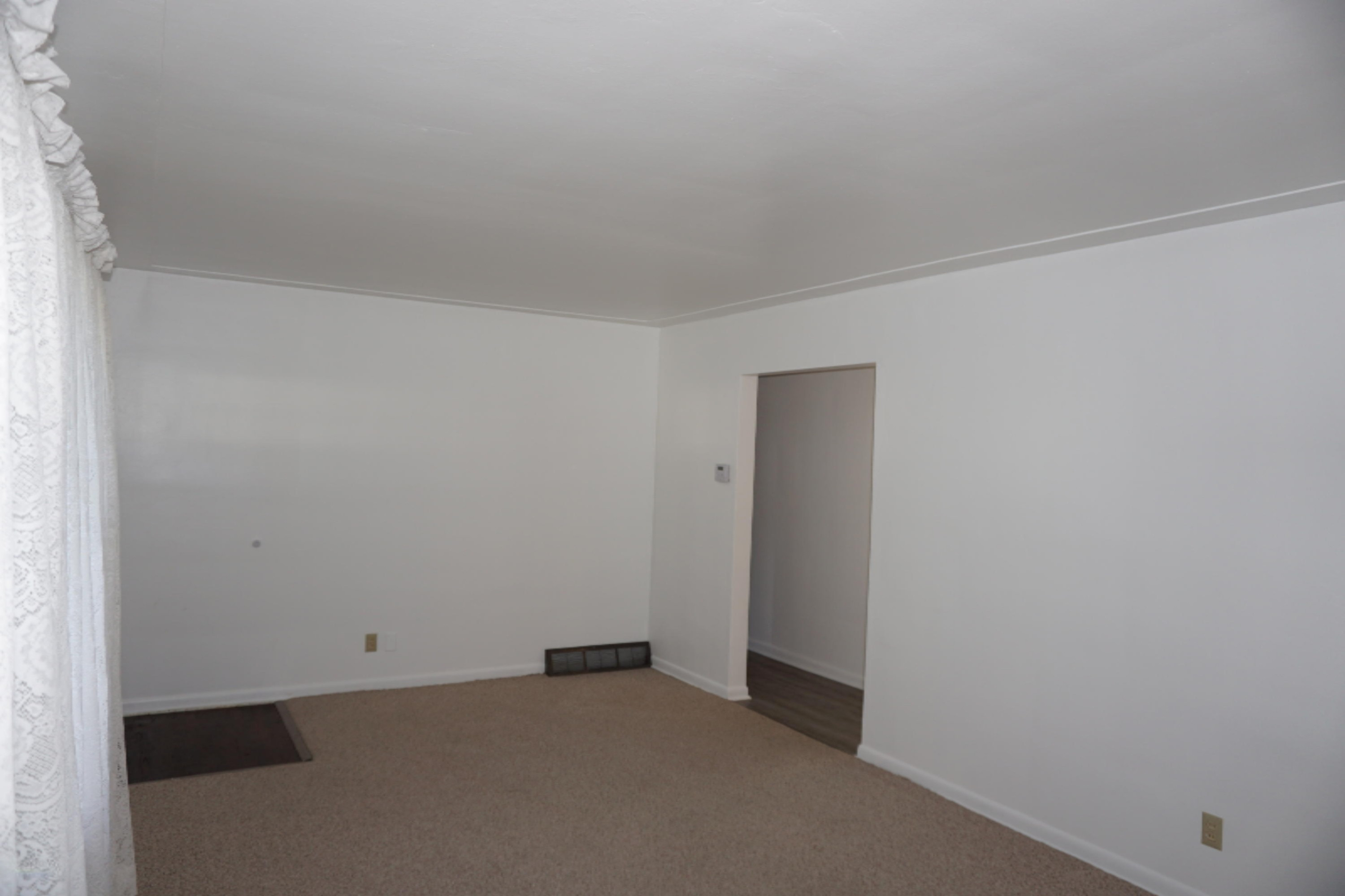 94 Brooks Road Muskegon, MI 49442 - Photo 9 of 25 DSC01692