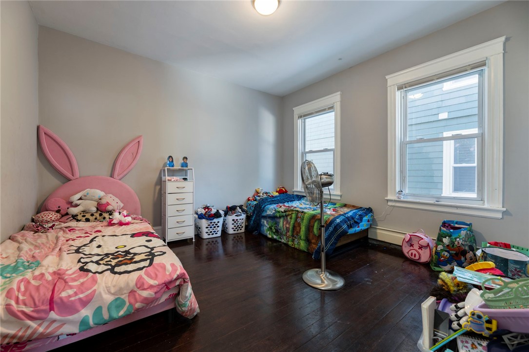 68 Radcliffe Avenue Providence, RI 02908 - Photo 12 of 49