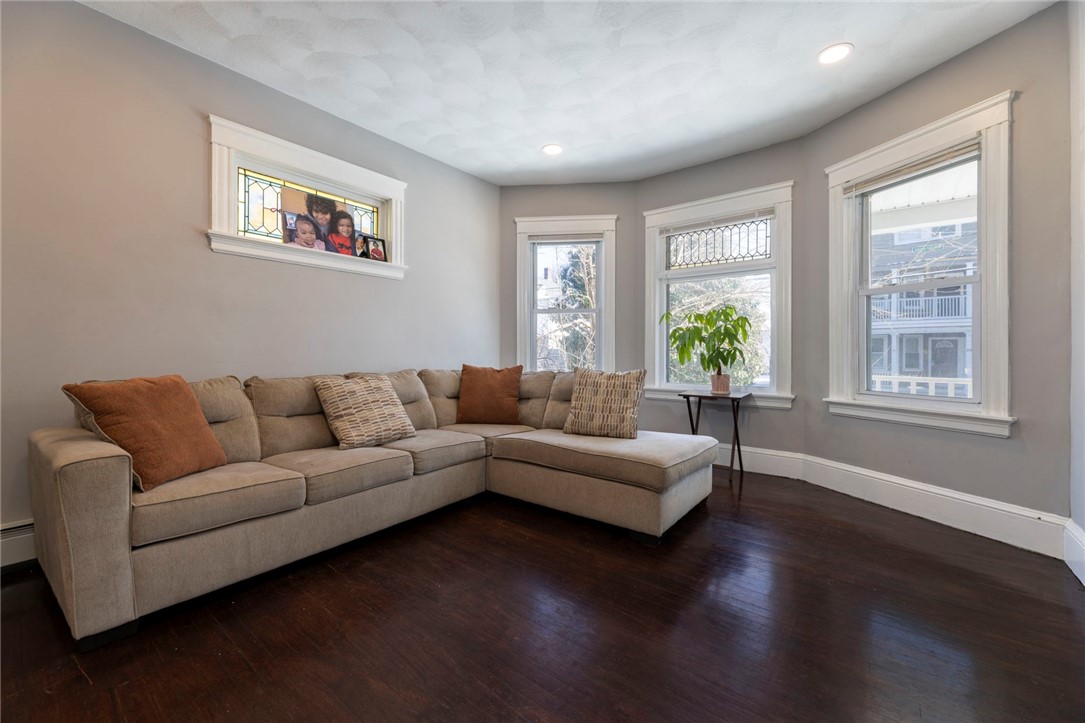 68 Radcliffe Avenue Providence, RI 02908 - Photo 3 of 49