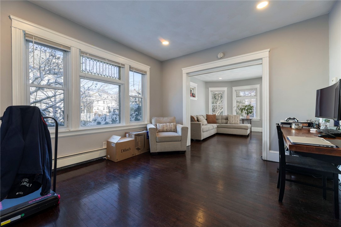 68 Radcliffe Avenue Providence, RI 02908 - Photo 5 of 49