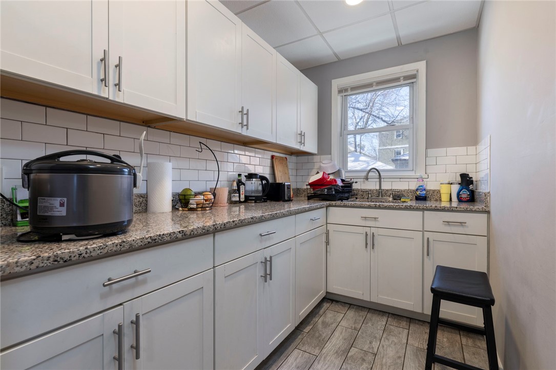 68 Radcliffe Avenue Providence, RI 02908 - Photo 9 of 49