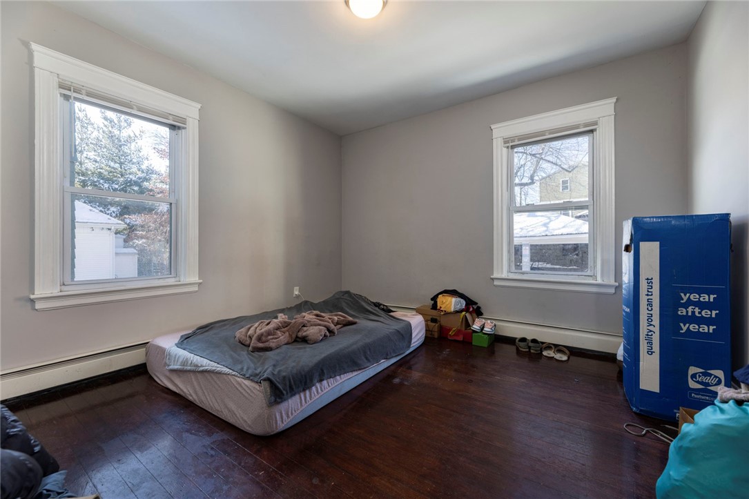 68 Radcliffe Avenue Providence, RI 02908 - Photo 10 of 49