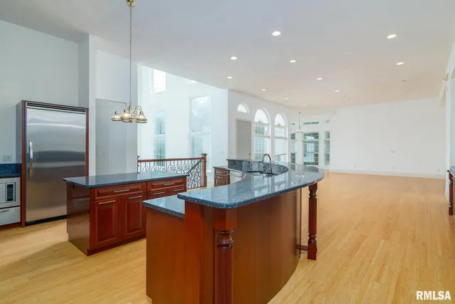 $760,000 | 12 Clearlake Drive, Centralia, IL 62801