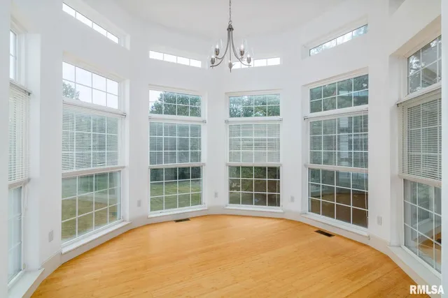 $760,000 | 12 Clearlake Drive, Centralia, IL 62801