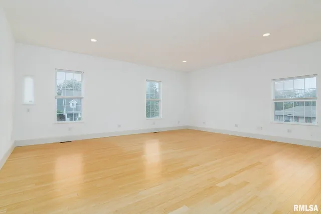 $760,000 | 12 Clearlake Drive, Centralia, IL 62801