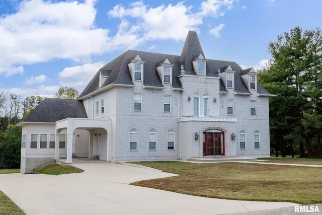 $760,000 | 12 Clearlake Drive, Centralia, IL 62801