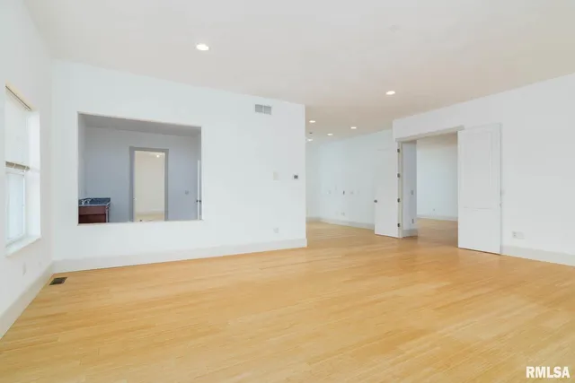 $760,000 | 12 Clearlake Drive, Centralia, IL 62801