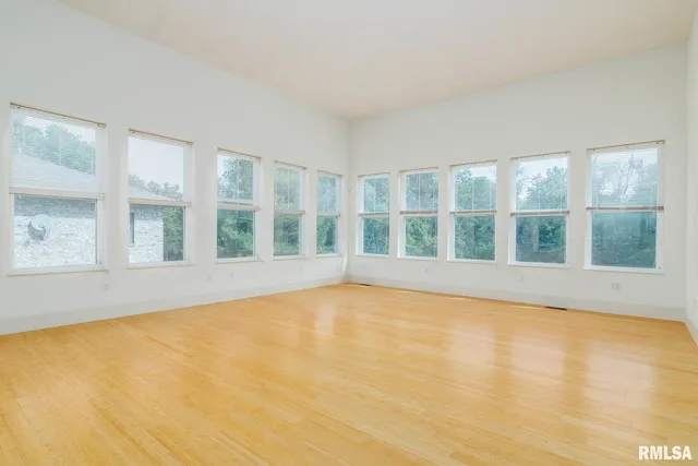 $760,000 | 12 Clearlake Drive, Centralia, IL 62801