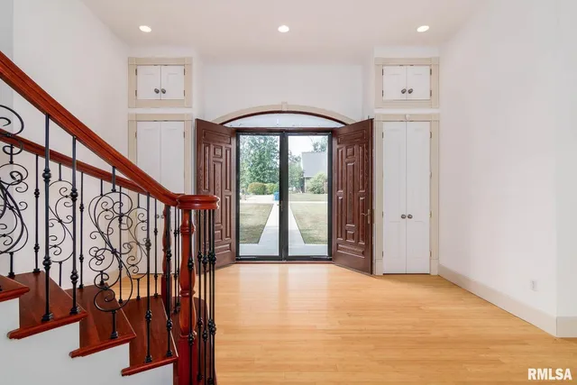 $760,000 | 12 Clearlake Drive, Centralia, IL 62801