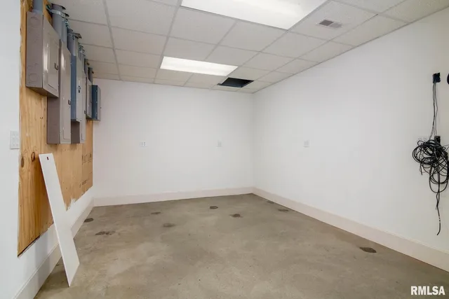 $760,000 | 12 Clearlake Drive, Centralia, IL 62801