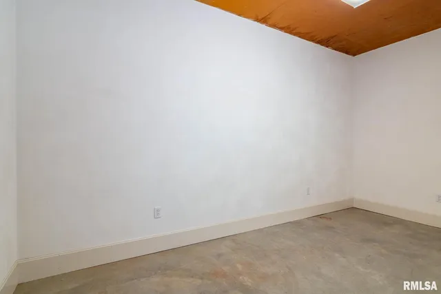 $760,000 | 12 Clearlake Drive, Centralia, IL 62801