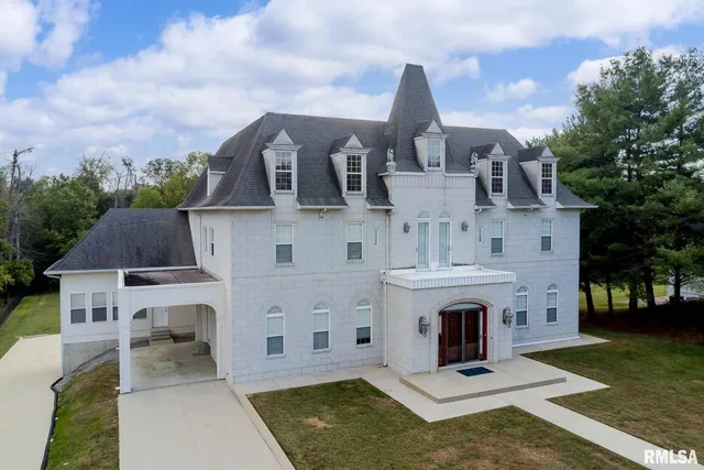 $760,000 | 12 Clearlake Drive, Centralia, IL 62801