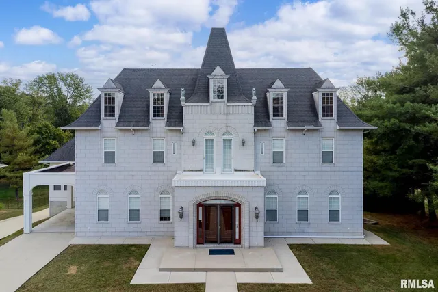 $760,000 | 12 Clearlake Drive, Centralia, IL 62801