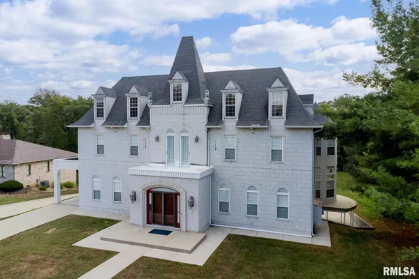 $760,000 | 12 Clearlake Drive, Centralia, IL 62801