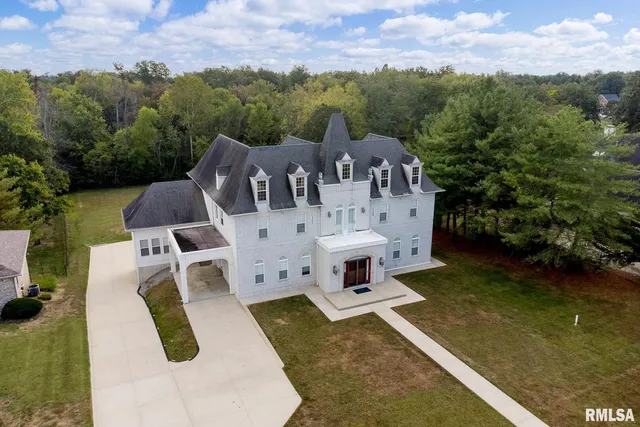 $760,000 | 12 Clearlake Drive, Centralia, IL 62801