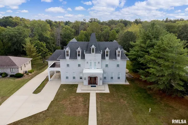 $760,000 | 12 Clearlake Drive, Centralia, IL 62801