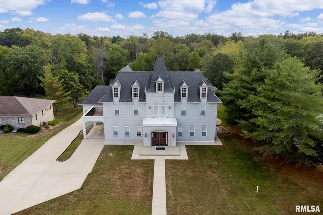 $760,000 | 12 Clearlake Drive, Centralia, IL 62801