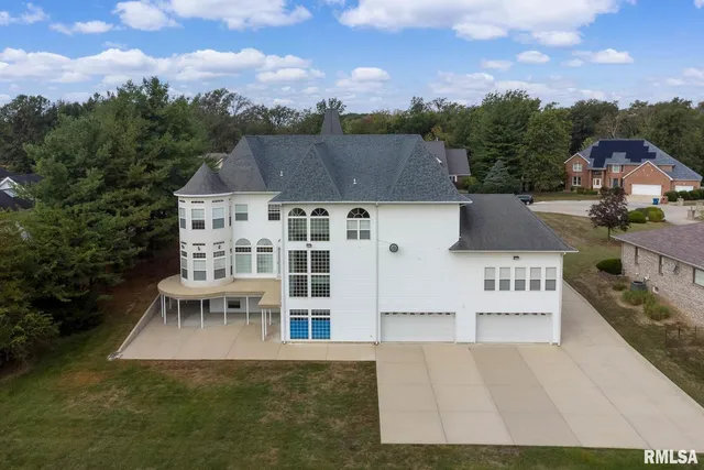 $760,000 | 12 Clearlake Drive, Centralia, IL 62801