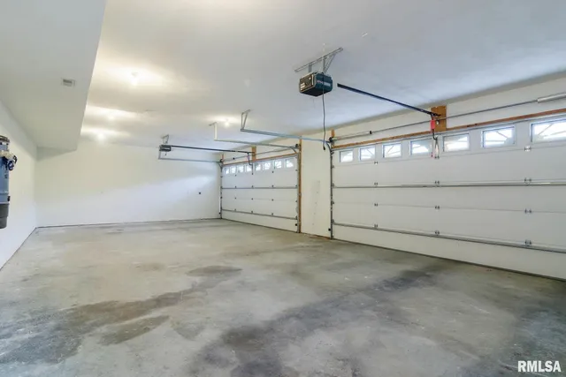 $760,000 | 12 Clearlake Drive, Centralia, IL 62801