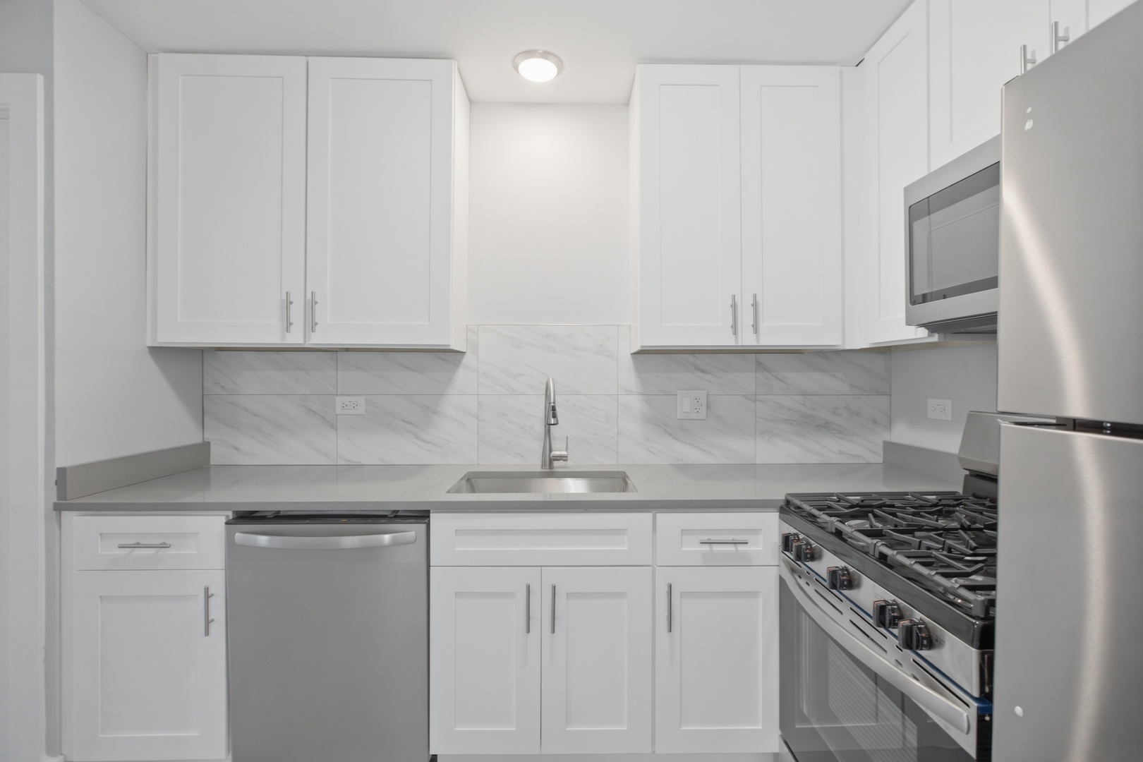2537 East 83rd Street, Unit 1 Chicago, IL 60617 - Photo 8 of 11
