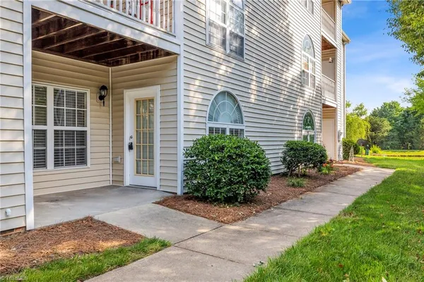 $194,900 | 3717 Morris Farm Drive, Unit 1C, Greensboro, NC 27409