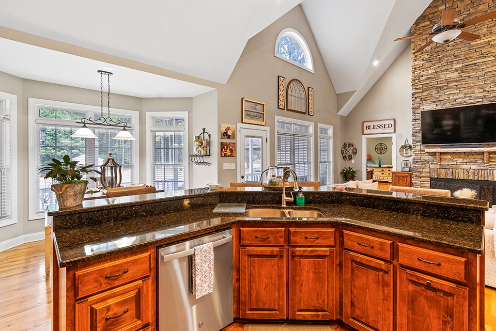 4911 Kinard Road Ninety Six, SC 29666 - Photo 4 of 27 Gallery Image 4