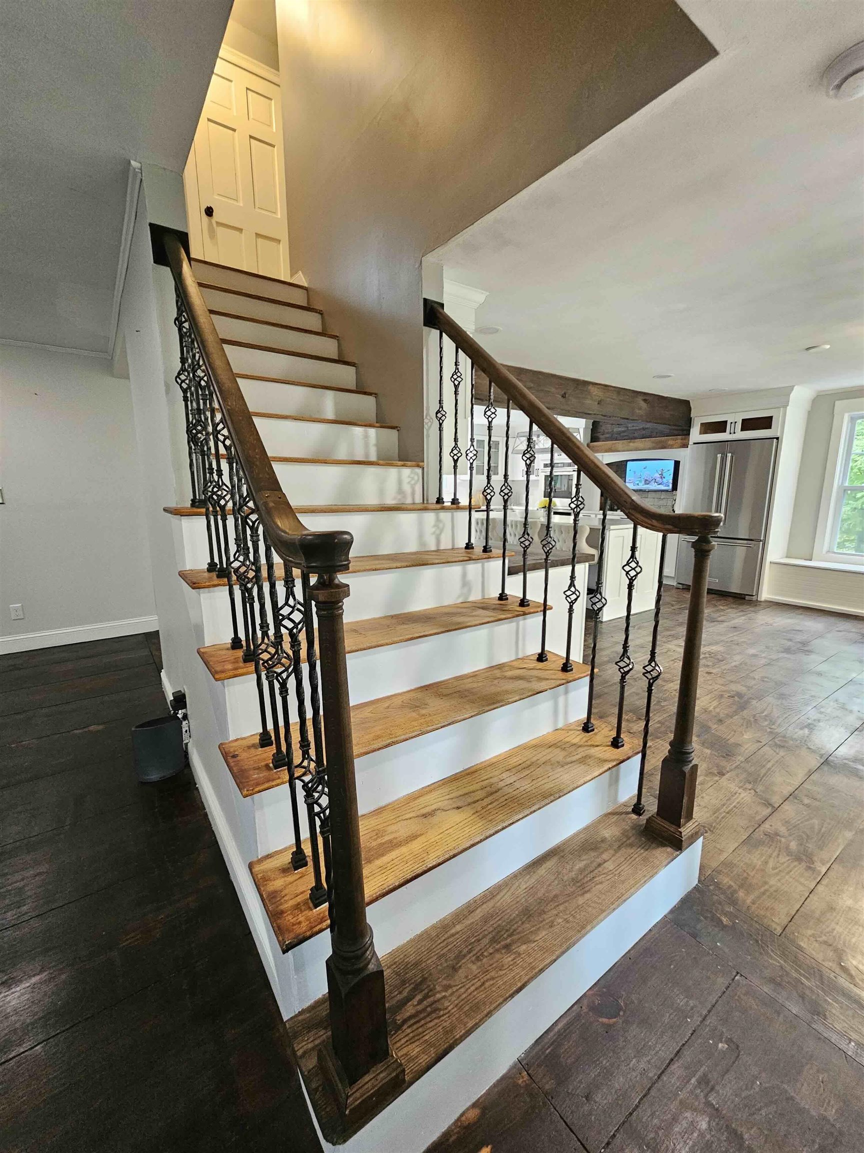 436 Mammoth Road Pelham, NH 03076 - Photo 7 of 59 Gallery Image 7