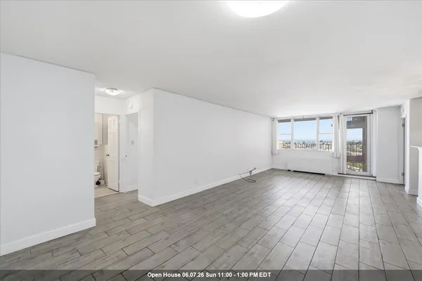 $2,700 | 6040 Boulevard East, Unit 21J, West New York, NJ 07093
