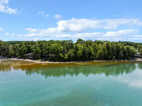 $2,620,000 | 737 South Stony Point Road, Suttons Bay, MI 49682