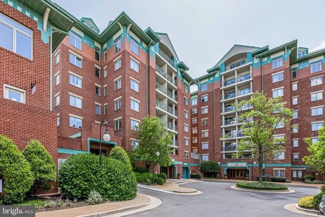 $2,100 | 545 East Braddock Road, Unit 207, Alexandria, VA 22314