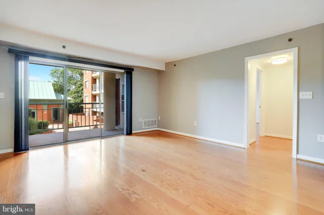 $2,100 | 545 East Braddock Road, Unit 207, Alexandria, VA 22314