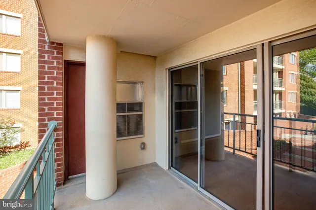 $2,100 | 545 East Braddock Road, Unit 207, Alexandria, VA 22314