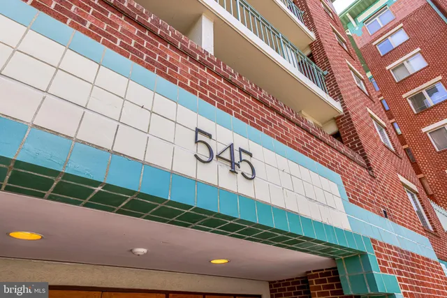 $2,100 | 545 East Braddock Road, Unit 207, Alexandria, VA 22314