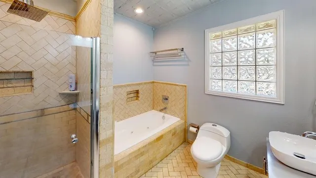 $3,600 | 6458 Royal Lane, Dallas, TX 75230