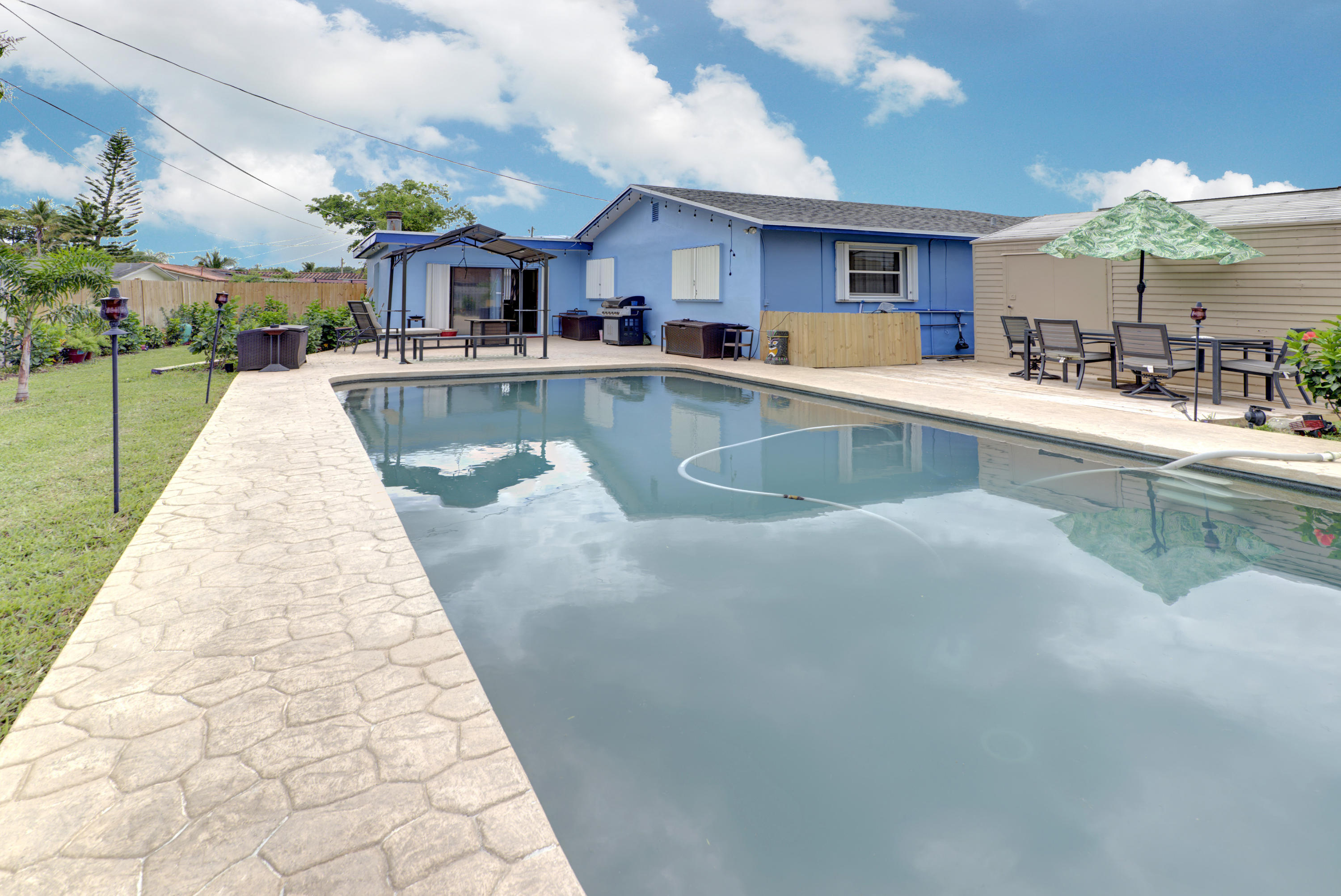 22196 Southwest 64th Terrace Boca Raton, FL 33428 - Photo 8 of 36 DSC_8395 sky