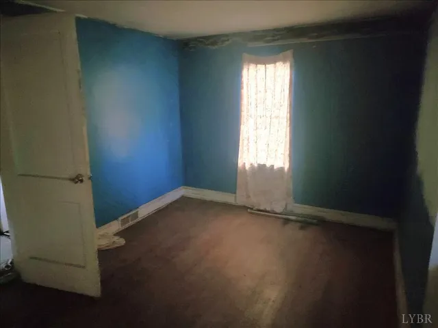 $56,900 | 1192 North Amherst Highway, Amherst, VA 24521