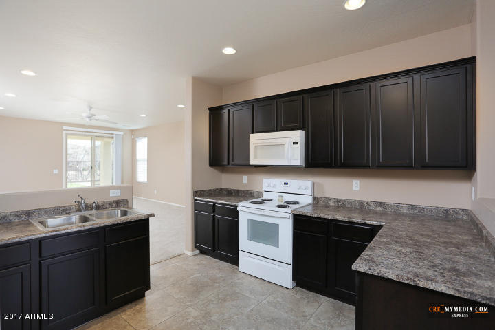 19473 North Ravello Road Maricopa, AZ 85138 - Photo 9 of 25 Lots of cabinets