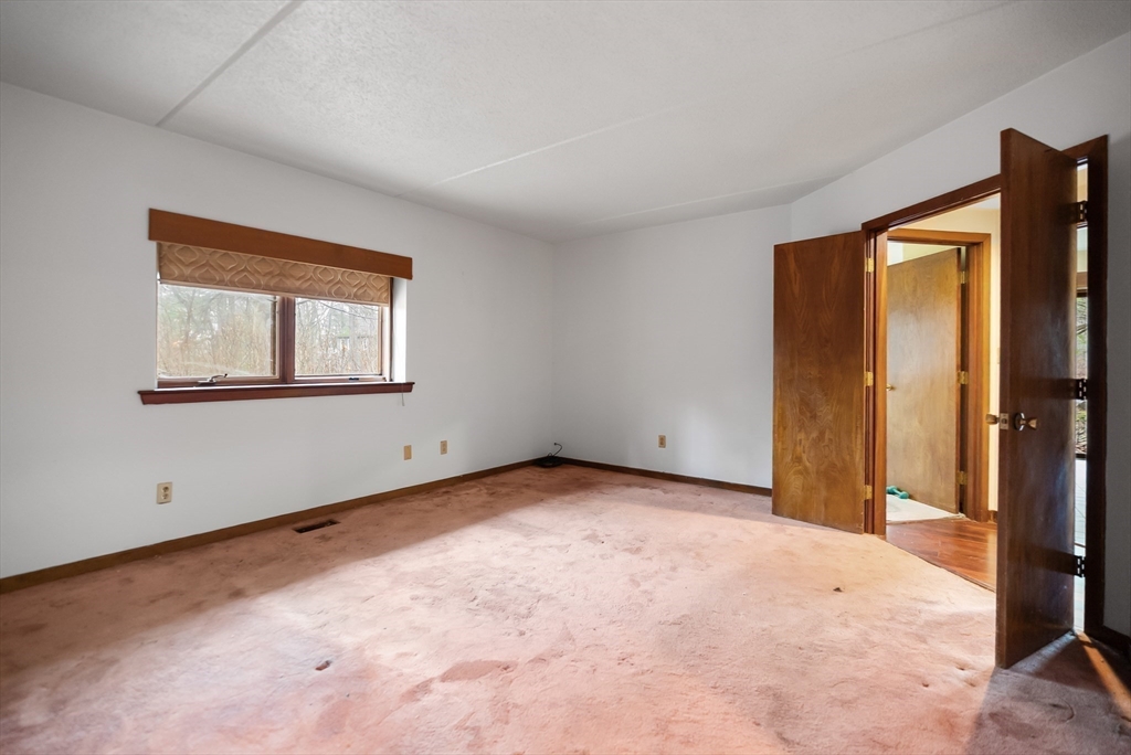 20 Berry Circle Hamilton, MA 01982 - Photo 14 of 35