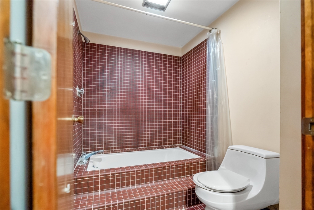 20 Berry Circle Hamilton, MA 01982 - Photo 17 of 35