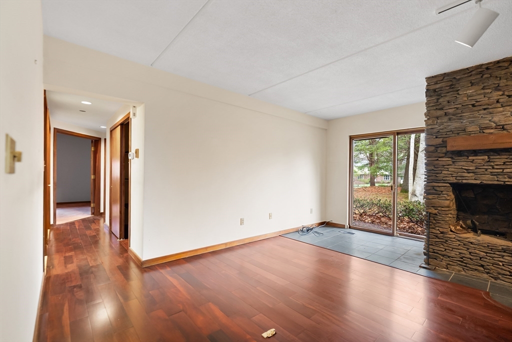 20 Berry Circle Hamilton, MA 01982 - Photo 8 of 35