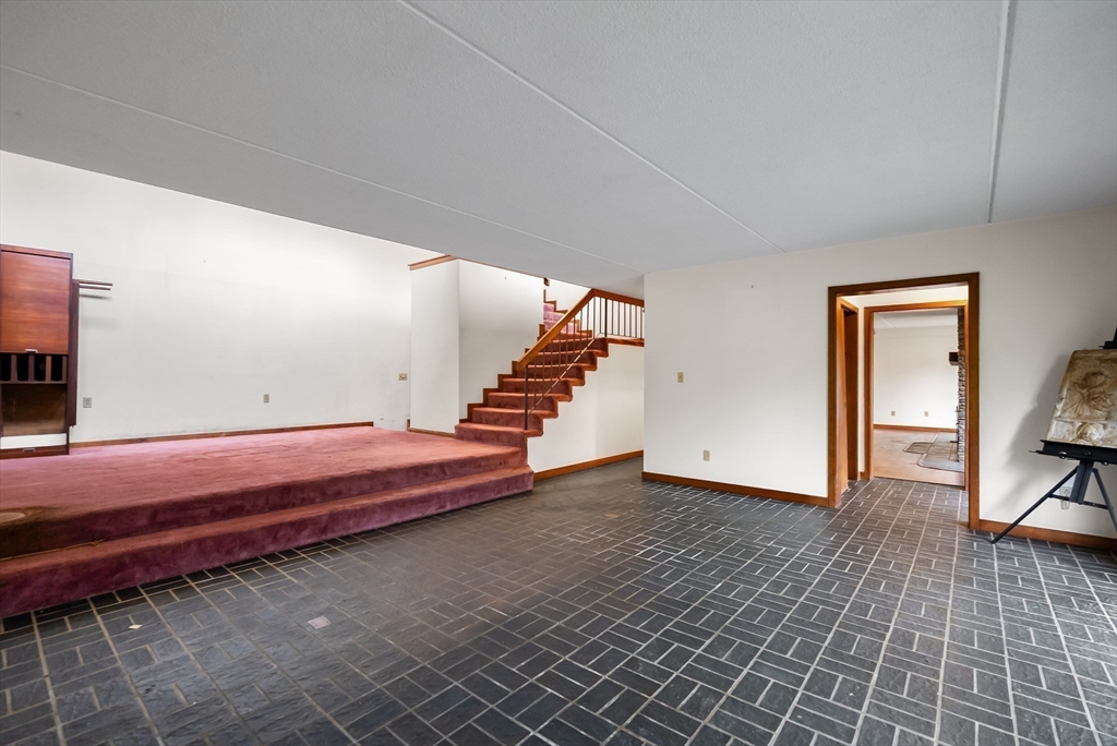 20 Berry Circle Hamilton, MA 01982 - Photo 9 of 35