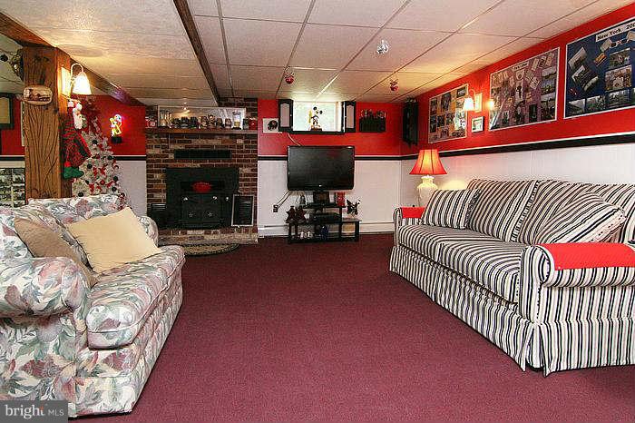 604 Blankner Road Sykesville, MD 21784 - Photo 20 of 28 Family Room