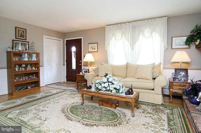 604 Blankner Road Sykesville, MD 21784 - Photo 7 of 28 Living Room