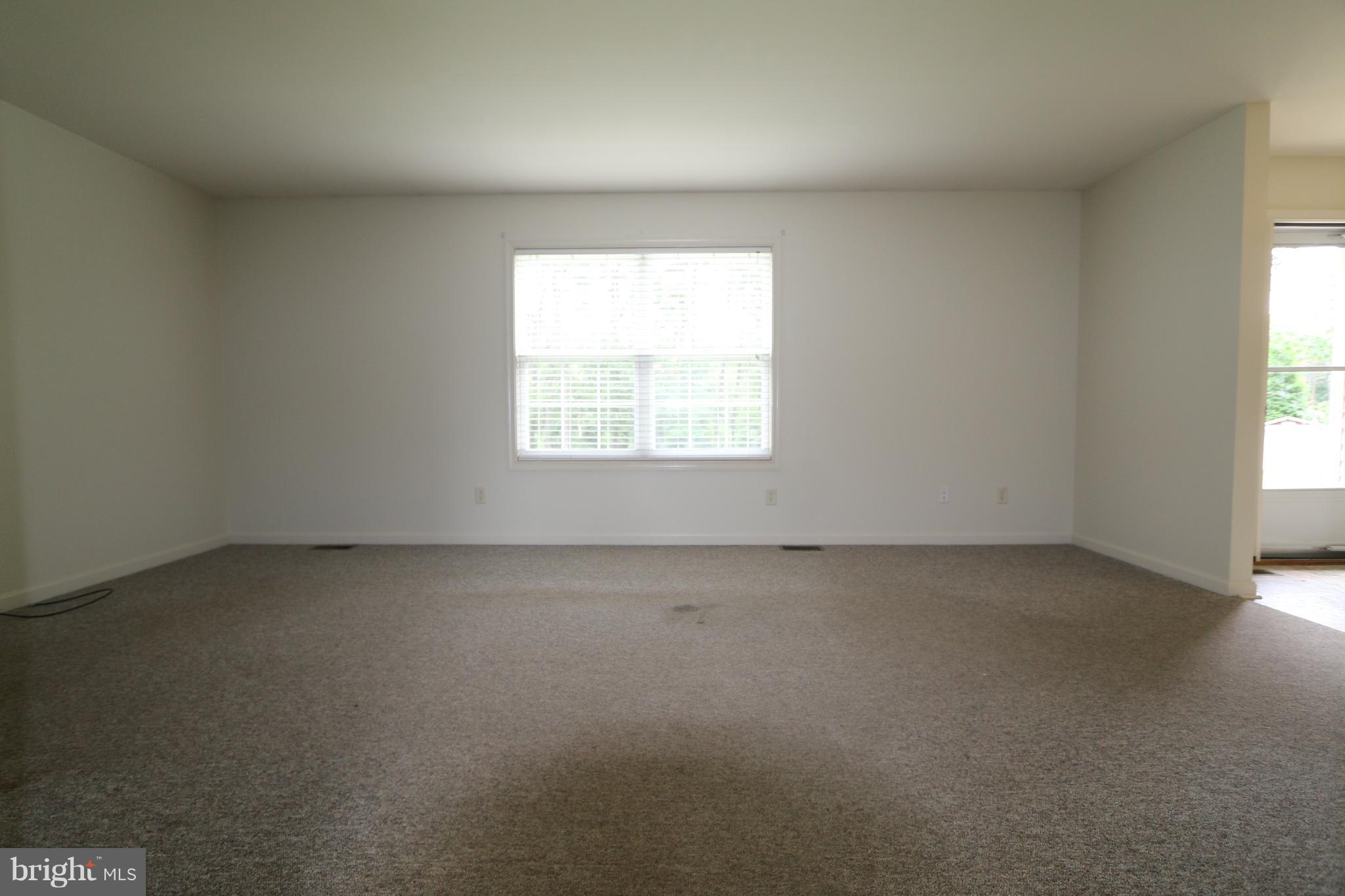 13719 Orchard Ridge Road Hancock, MD 21750 - Photo 9 of 23 Living Room