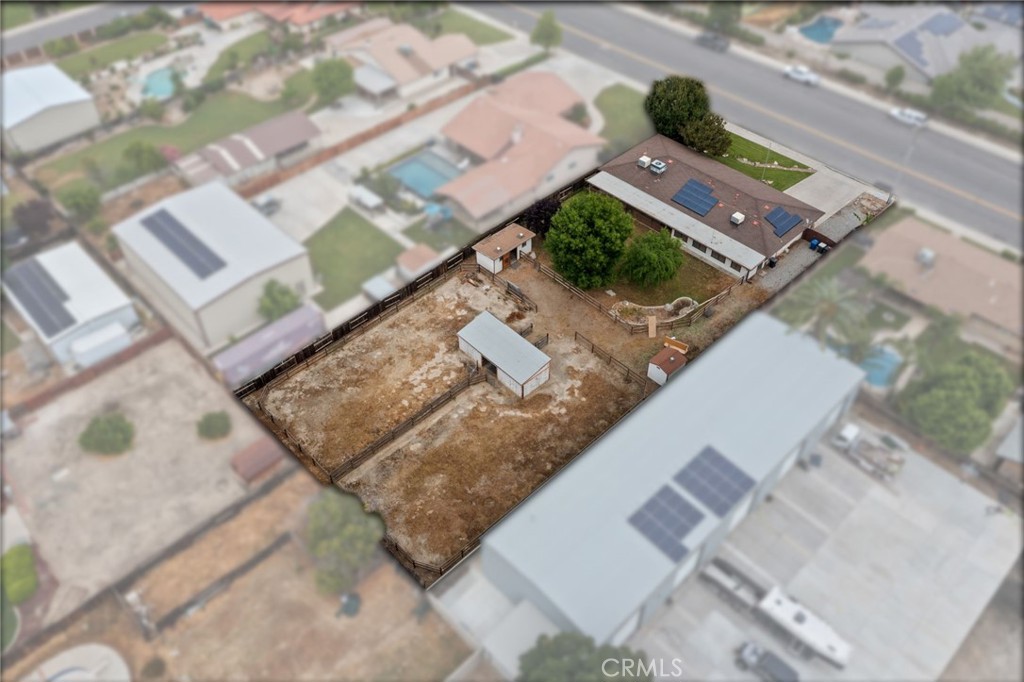 2065 Jenkins Road Bakersfield, CA 93314 - Photo 58 of 59 an aerial view of a house with a yard