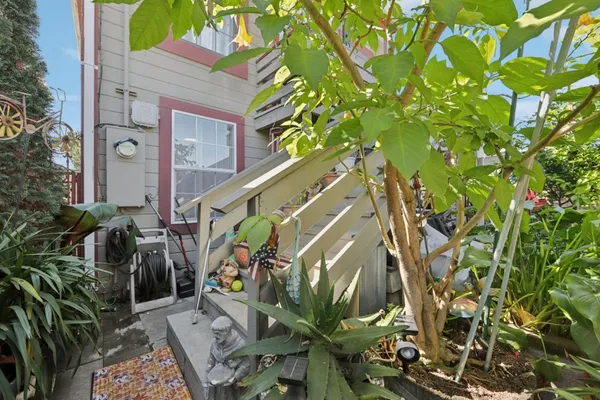 $599,000 | 2745 East 10th Street, Oakland, CA 94601