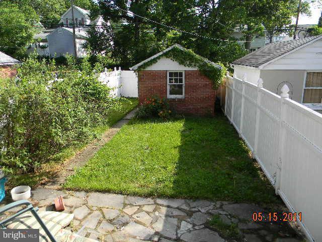 1117 Elm Ridge Avenue Baltimore, MD 21229 - Photo 3 of 3 Exterior (Rear)