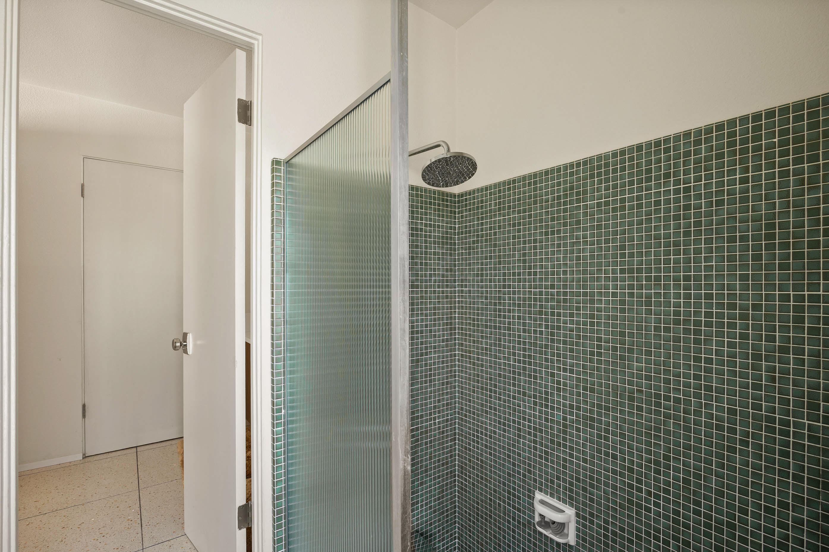 74110 Covered Wagon Trail Palm Desert, CA 92260 - Photo 43 of 44 a bathroom with a shower