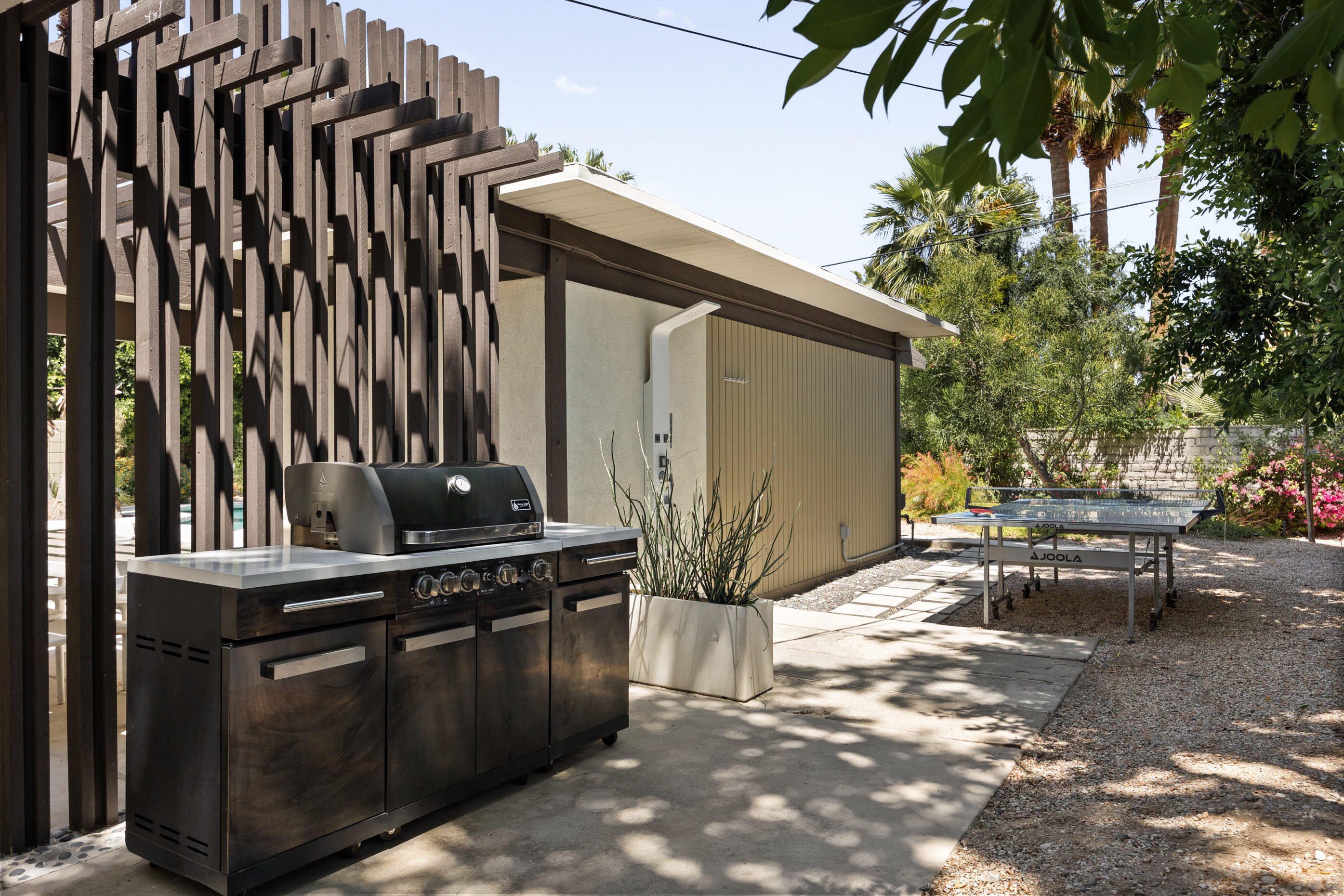 74110 Covered Wagon Trail Palm Desert, CA 92260 - Photo 6 of 44 a view of outdoor space and yard